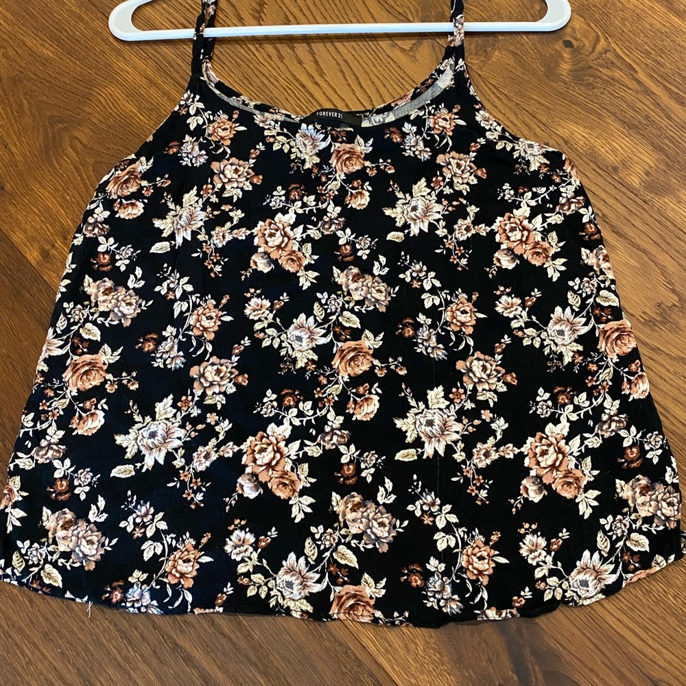 Flowy Tank with Flowers